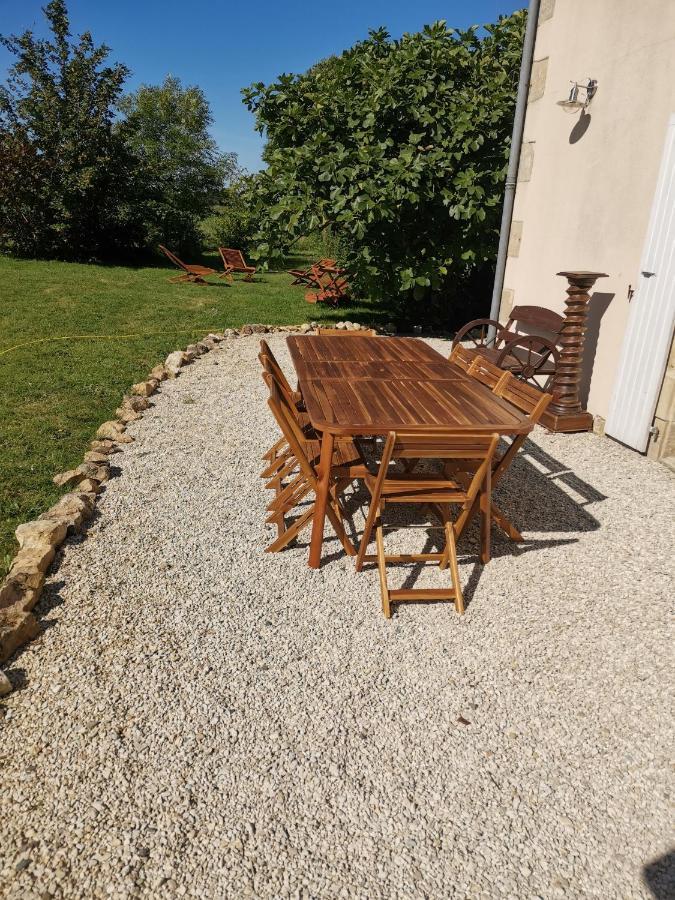 Gite 4 Etoiles Avec Hebergement Insolite - 10 Personnes Foussais Exterior foto